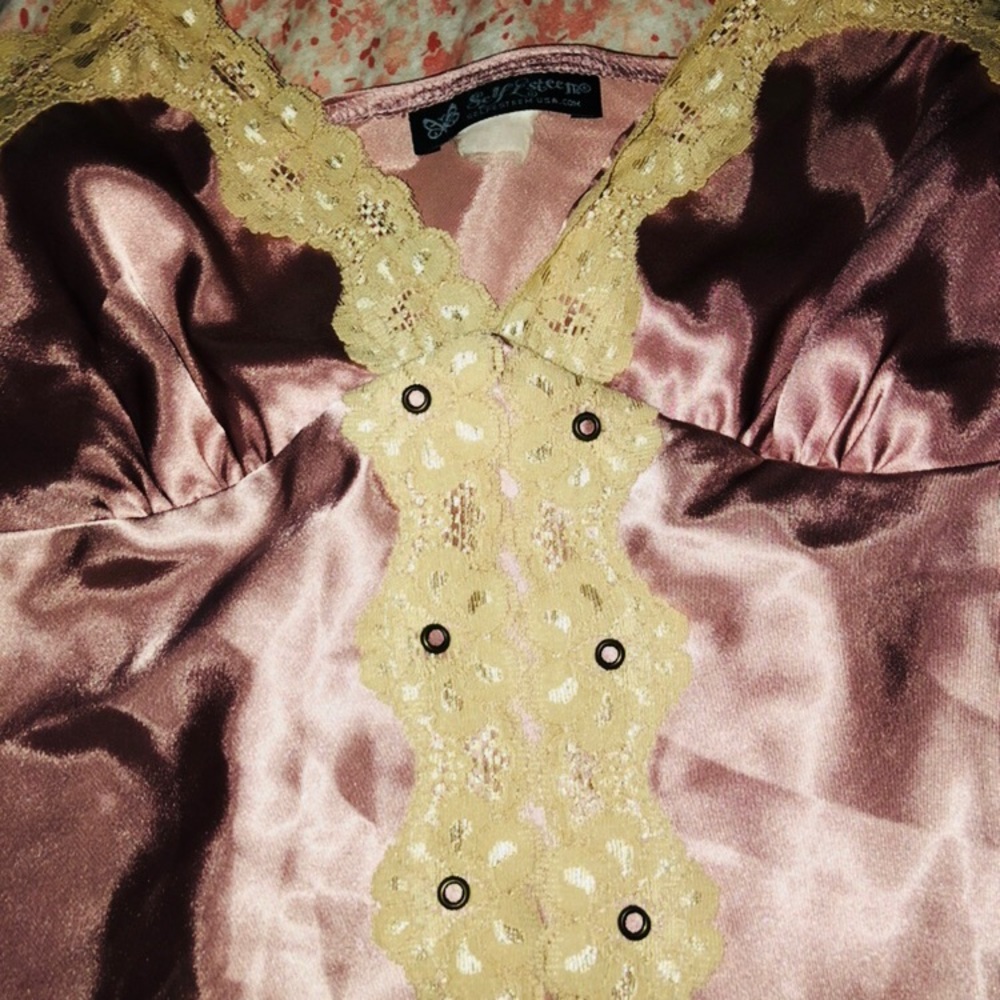 🍬VINTAGE🍬 Silk top - Picture 2 of 6